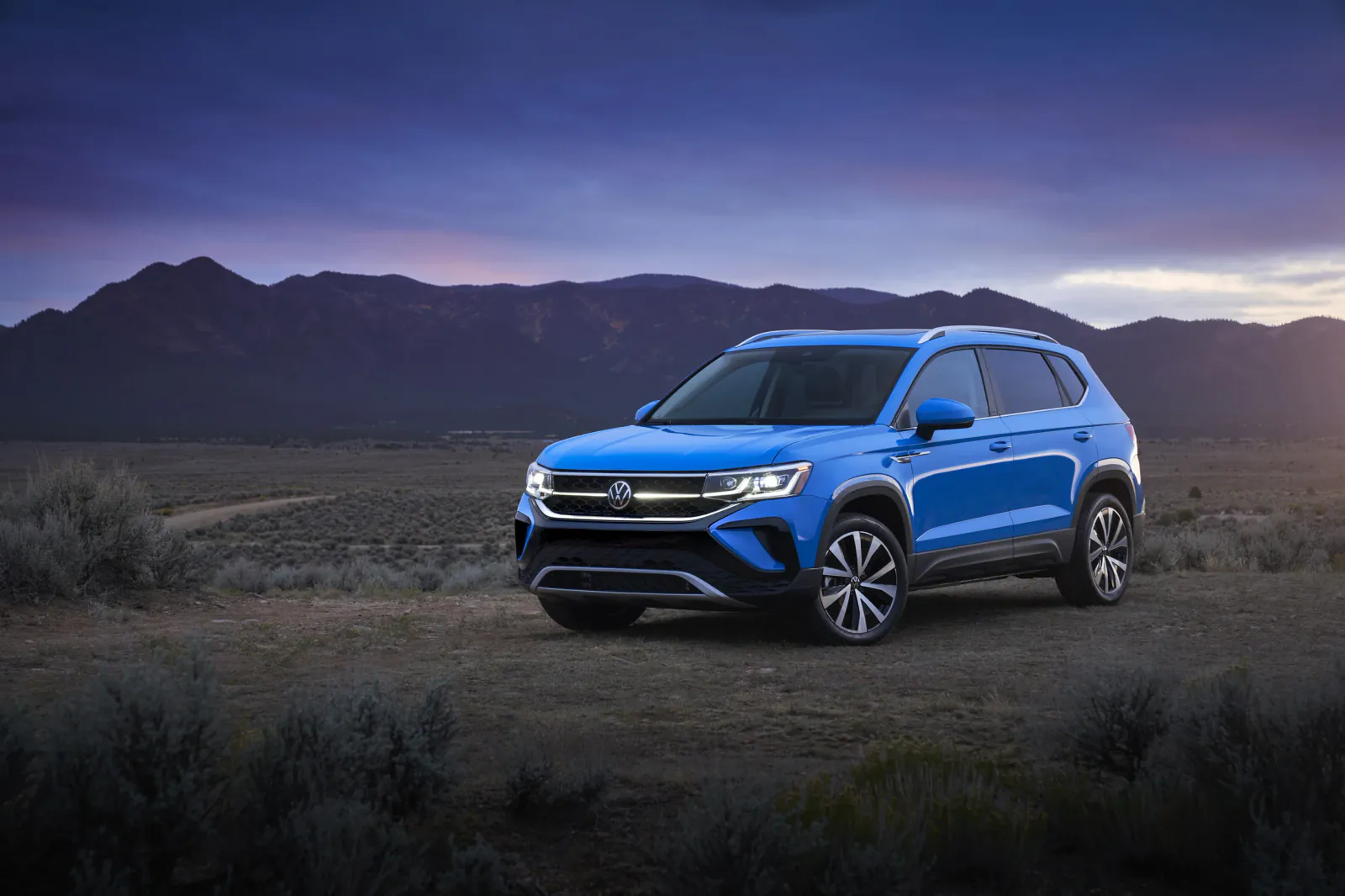 Volkswagen Taos, передний ракурс три четверти
